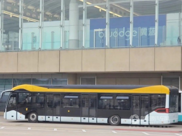 机场摆渡车