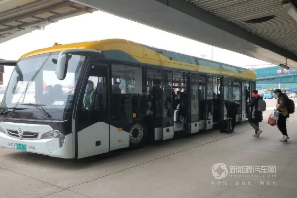 机场摆渡车