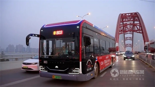 宇通新能源公交车