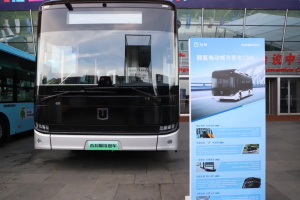 赋能未来出行!吉利星际醇氢电动低入口城市客车C8M首次亮相广州