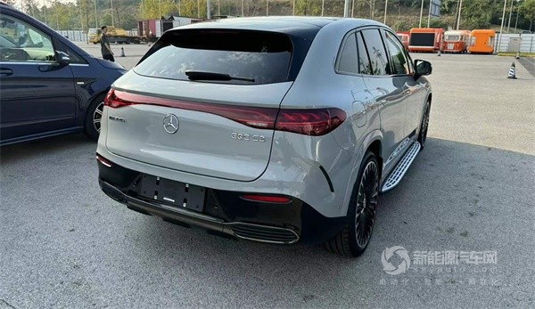 AMG EQE 53 SUV