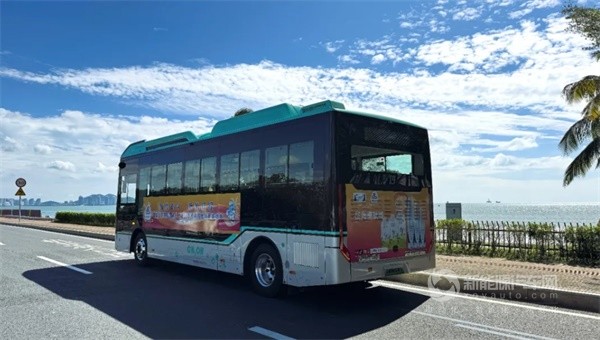 吉利星际醇氢电动城市客车